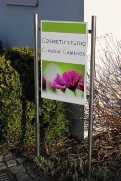 Cosmeticstudio Claudia Cameron - Eingangsschild